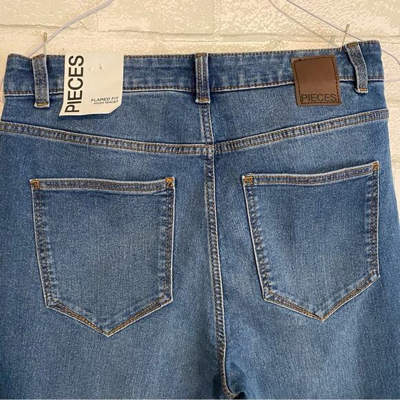 NWT $70 Pieces UK Denim Flare Fit High Waist Jeans MED NEW - Picture 9 of 16